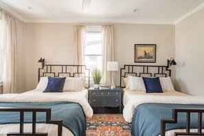 3 bedrooms, desk, iron/ironing board, travel cot - Chic, Artisan Cottage | Near Forsyth Park (Savannah)