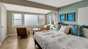 4 slaapkamers, een strijkplank/strijkijzer, reisbedje, wifi