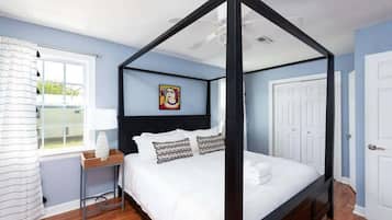 3 habitaciones, tabla de planchar con plancha, cuna de viaje y wifi