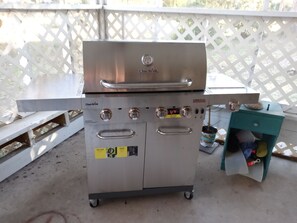 Property grounds - !HAPPY OURS BAY COTTAGE! (Mobile)