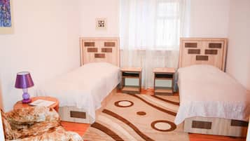 4 chambres, fer et planche Ă  repasser, Wi-Fi, draps fournis