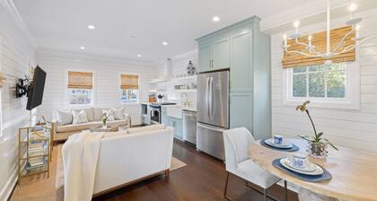 East 204 - Entire Home 1 Block to King!