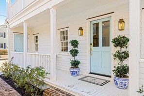 تفاصيل الفندق من الخارج