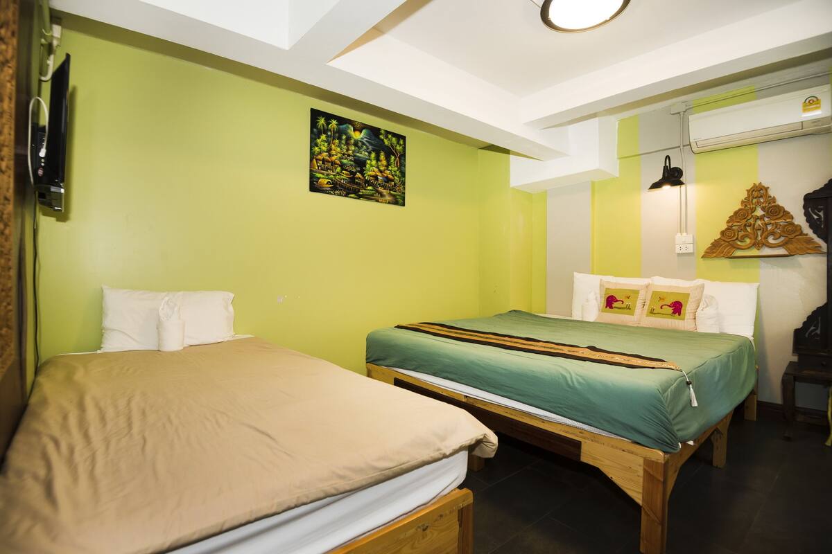 Standard Triple Room | Desk, blackout drapes, WiFi (free)