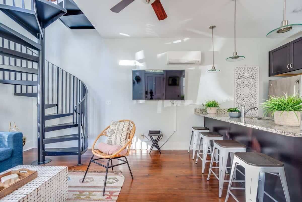 TV, Netflix, streaming services, offices