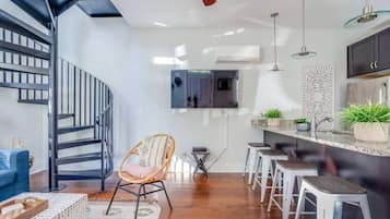 TV, Netflix, streaming services, offices