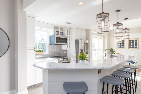 Fridge, microwave, oven, stovetop - From the Owners Seen on HGTV! Deluxe Beach Villa, Quick Beach Access! (Hilton Head Island)