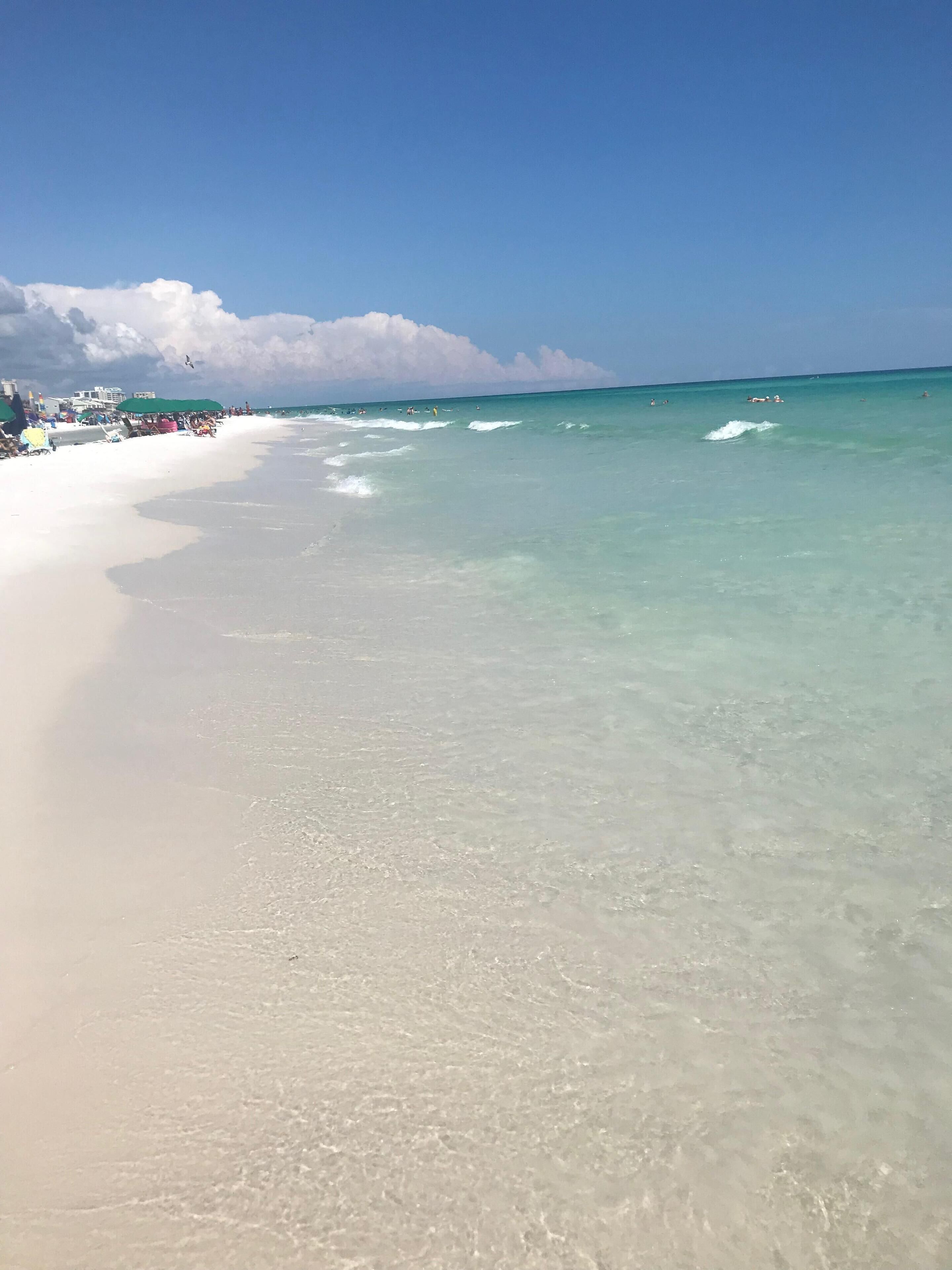 Beach nearby, sun-loungers, beach towels