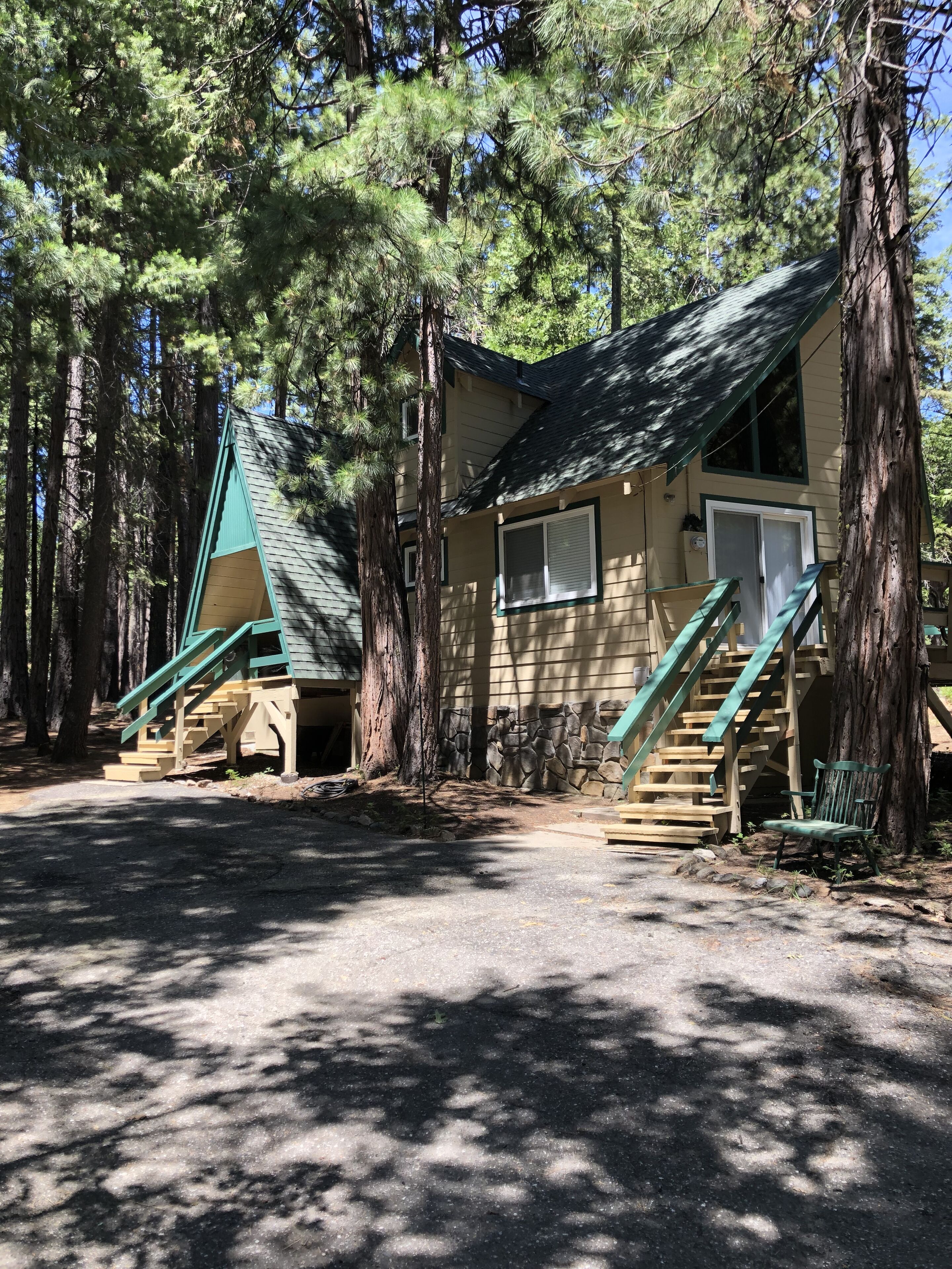 Cozy cabin in Big Trees Village