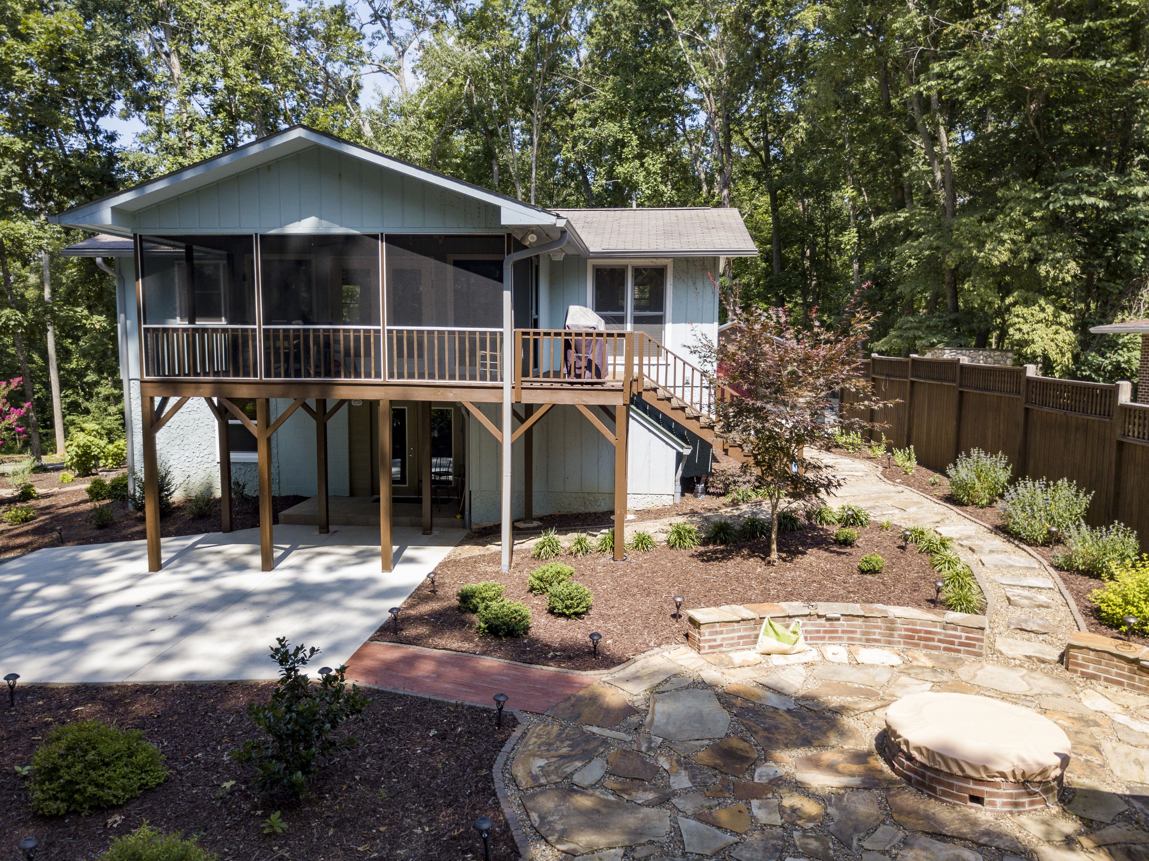 Kirsten's Lakeside Paradise on Lake Chatuge. Enjoy Lake Life! Fire Pit, Dock