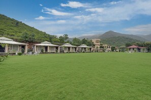 Exterior detail - Kavish Holiday Hill Resort (Udaipur)