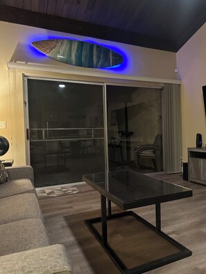 Smart TV, smart speakers, stereo