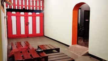 Hiên