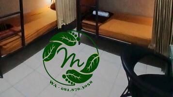 Dormitório compartilhado standard, em dormitório misto | Espaço de trabalho para notebook, Wi-Fi de cortesia, roupa de cama