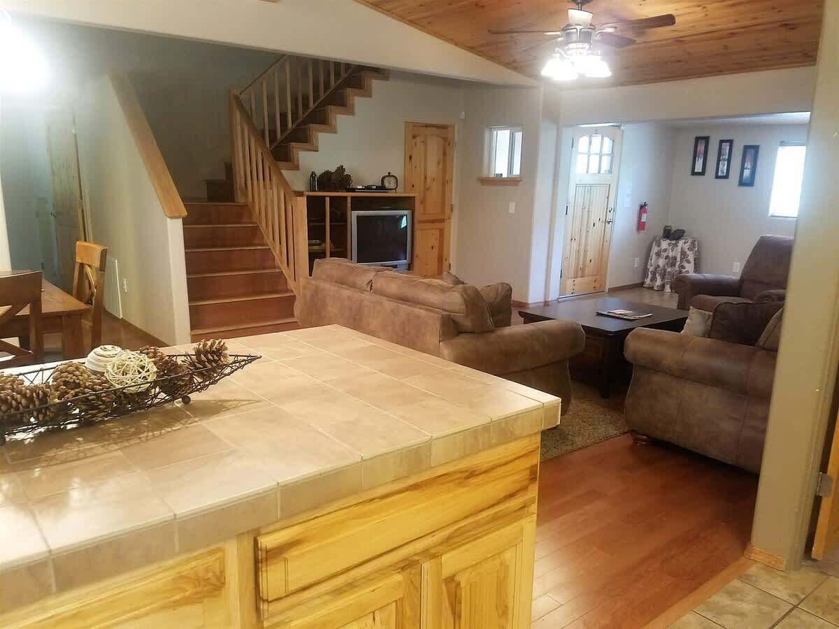 Fernseher, Kamin, Arbeitsbereiche