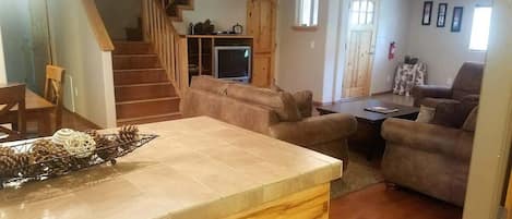 Fernseher, Kamin, Arbeitsbereiche