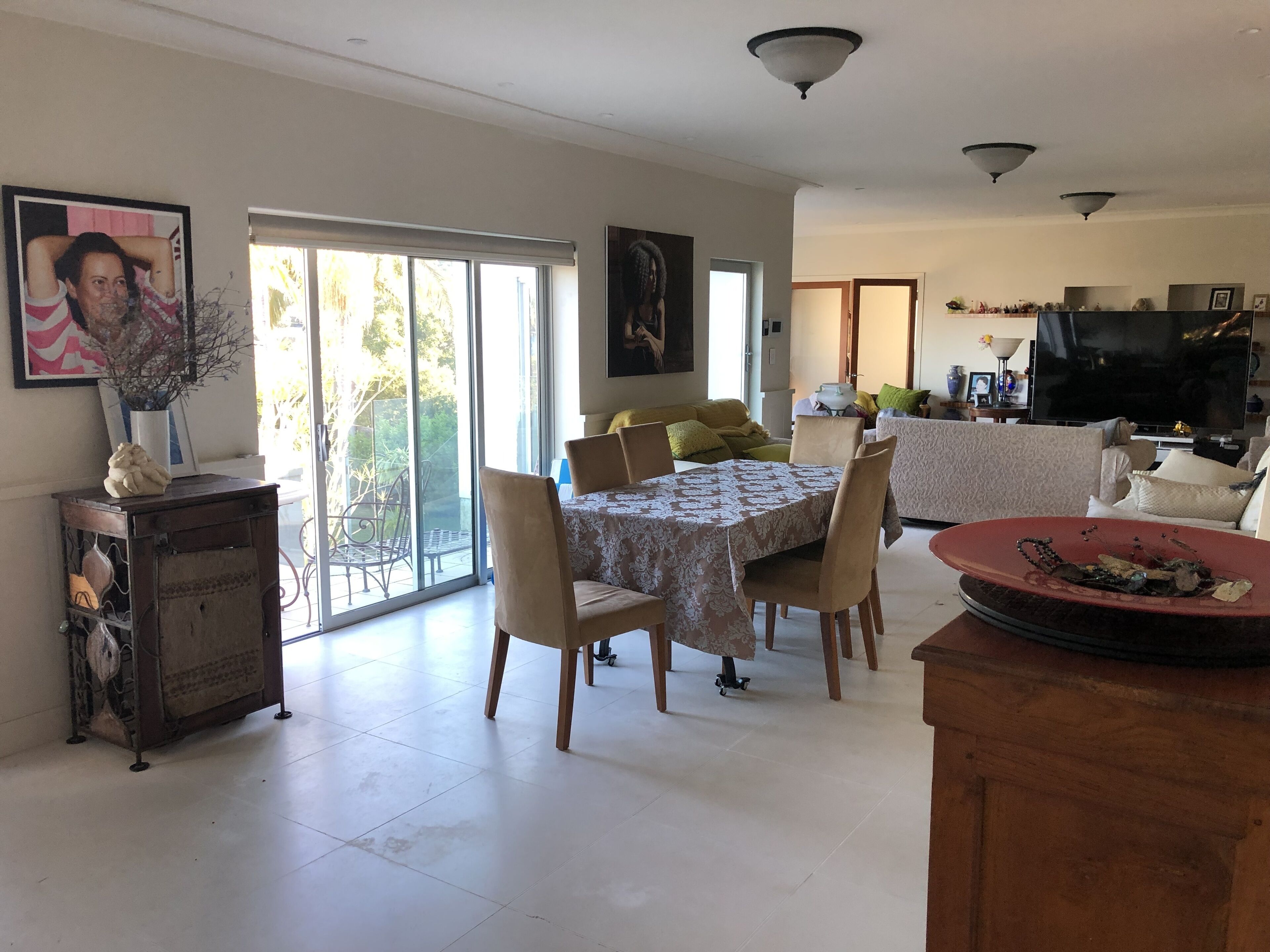 Supersized whole floor Residence Near Manly — image 8