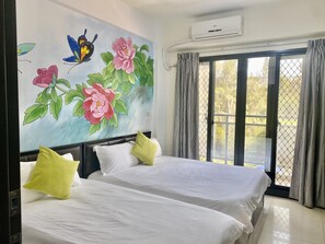 Free WiFi, bed sheets