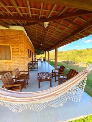 Outdoor dining - Crazy Beauty Farm 4 (Gravatá)