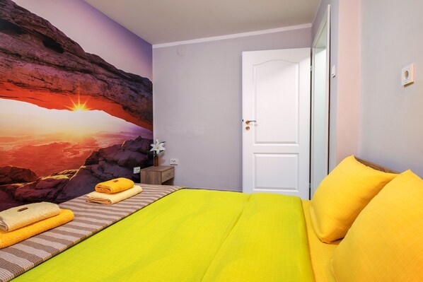 1 bedroom, WiFi, bed sheets