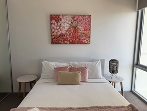 1 dormitorio, tabla de planchar con plancha, wifi gratis y ropa de cama