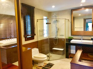 Hair dryer, towels - Kirinakara luxury villa (Tambon Hin Lek Fai)