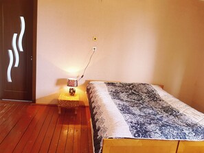 3 多间卧室、熨斗/熨衣板、WiFi、床单