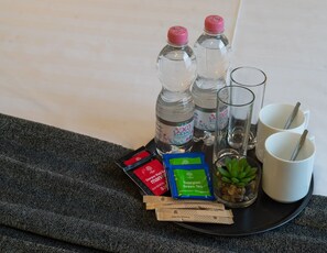 淋浴设施、吹风机、毛巾、肥皂