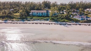 On the beach - Spectacular views of the world famous Windermere beach (Windemere Island)