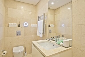 Shower, towels
