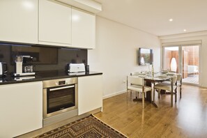Geladeira, fogão, cooktop, lava-louças
