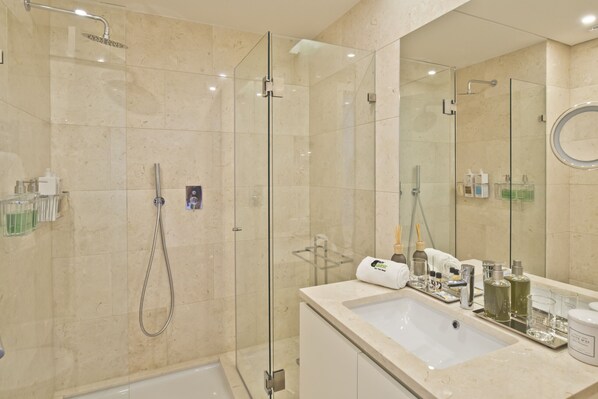 Shower, towels