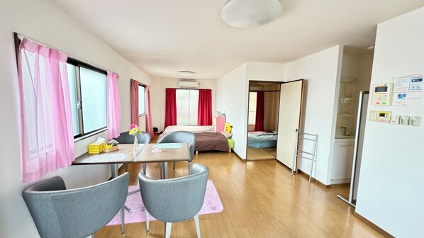 1 chambre, fer et planche à repasser, Wi-Fi gratuit, draps fournis