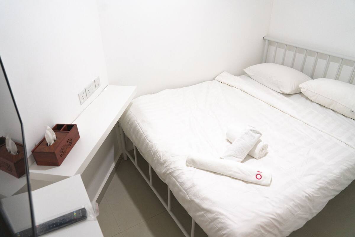 双人房 | 办公桌、熨斗/熨板、免费 WiFi、床单