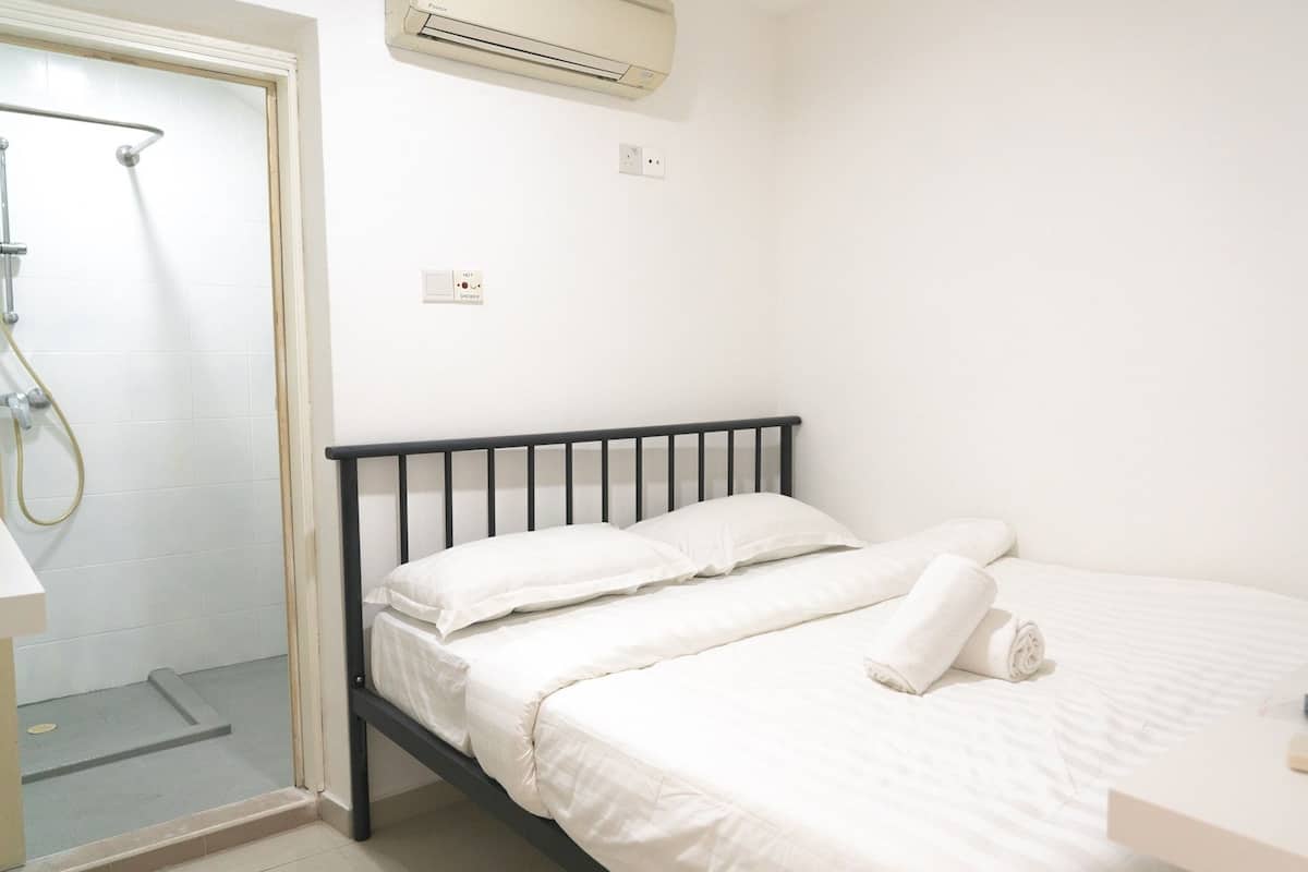 Desk, iron/ironing board, free WiFi, bed sheets