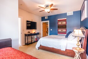 2 chambres, fer et planche à repasser, Wi-Fi, draps fournis