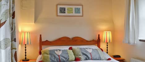 1 bedroom, bed sheets