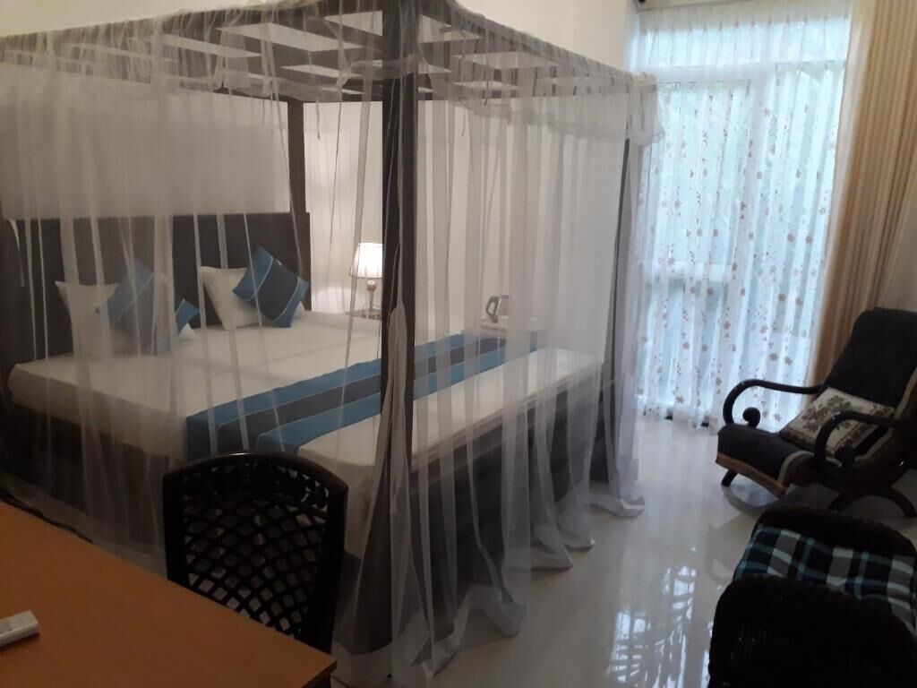 Minibar, escritorio, camas supletorias y wifi gratis