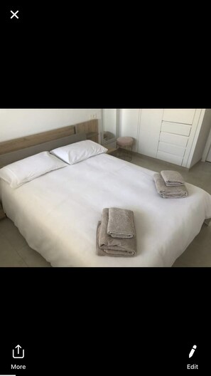 2 slaapkamers, een strijkplank/strijkijzer, wifi, beddengoed