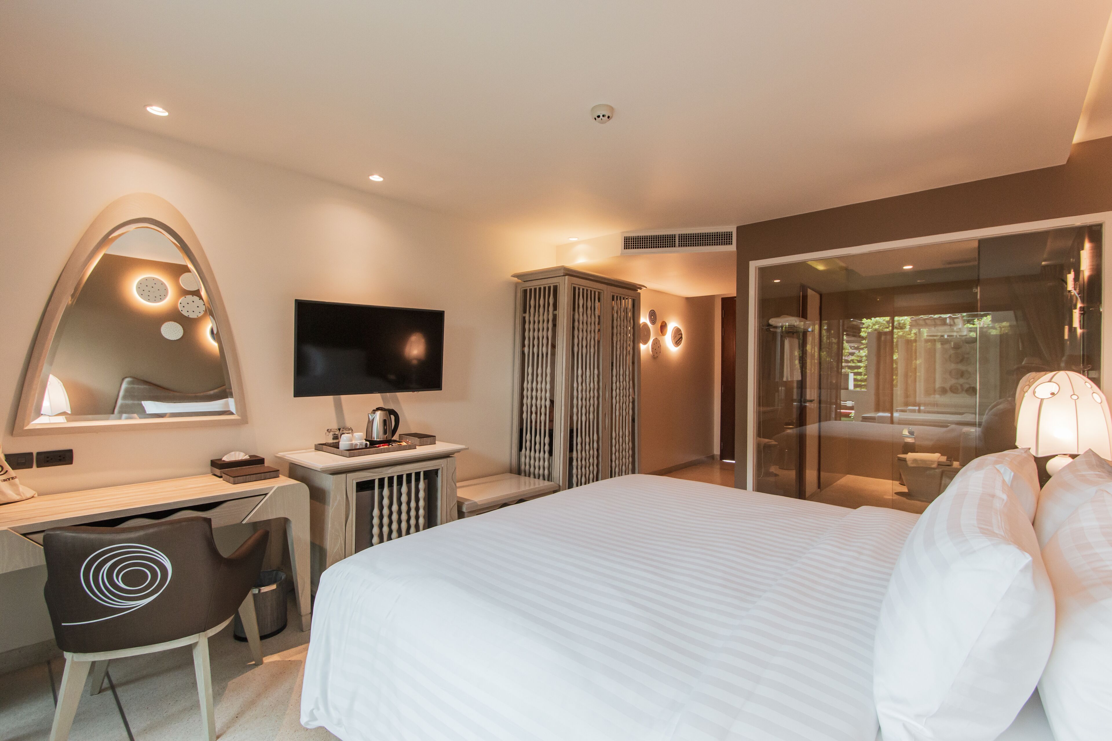 Superior Double Room with Jacuzzi | มินิบาร์, ตู้นิรภัยในห้องพัก, โต๊ะทำงาน, พื้นที่ทำงานแบบใช้แล็ปท็อป