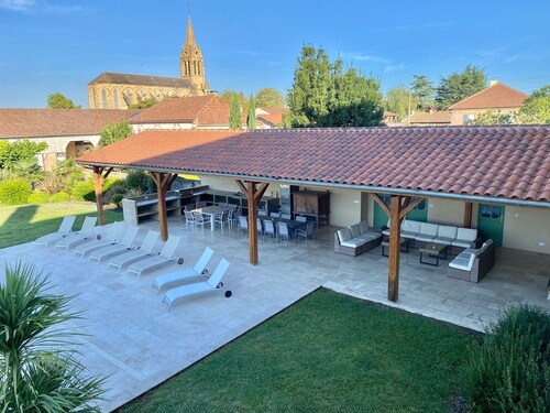 Superb Manor House with heated Salt Water Pool & 16m outdoor covered terrace. <br>