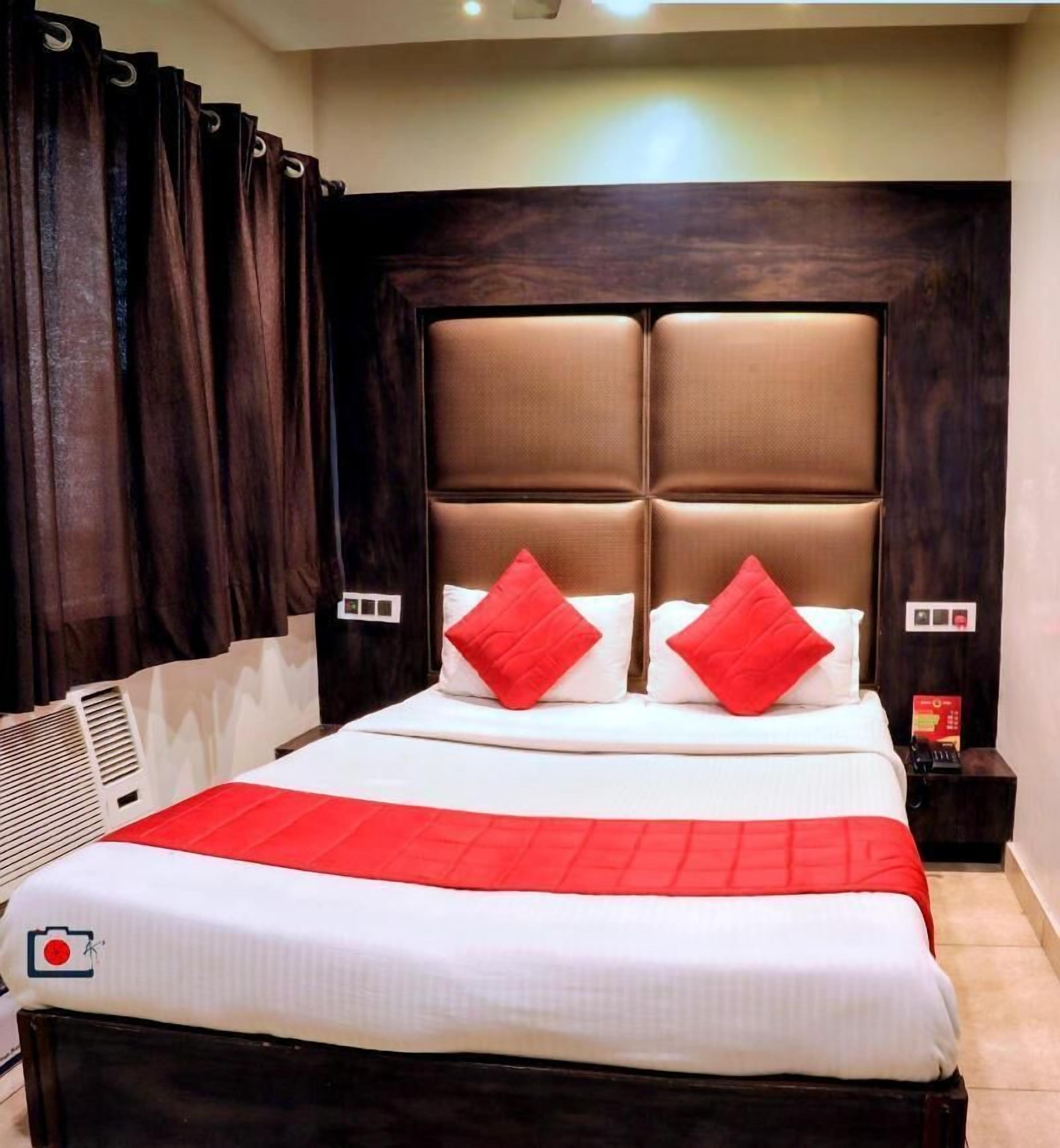 Iron/ironing board, rollaway beds, free WiFi, bed sheets