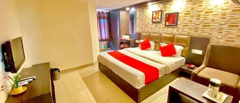 Habitació Deluxe | Planxa i posts de planxar, llits addicionals i wifi gratuïta