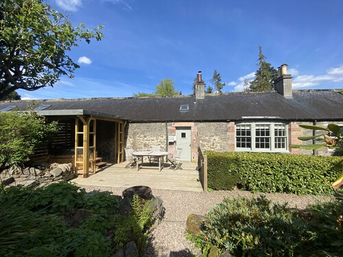 Kennels Cottage - Countryside charm at The Yair in The Scottish Borders