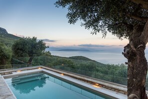 Outdoor pool, a heated pool - Bolla D oro Luxury villas_Villa Lunaria - Breathtaking from a luxury Villa (Spartilas)