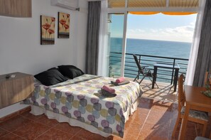 In-room safe, iron/ironing board, WiFi, bed sheets - STUDIO SEA VIEW. SEA VIEW (Torremolinos)