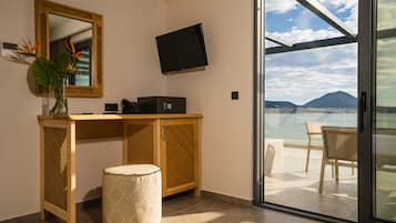Superior Penthouse with Panoramic Sea View | 起居區 | 32-吋平面電視、衛星頻道、電視