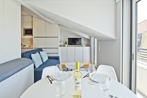 Dining - BmyGuest Bruno's 36 Exclusive Apart VIII (C103) (Lisboa ciudad)