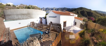 Vivelorural casa Tunte 1, piscina y terraza