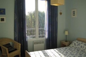 3 chambres, fer et planche à repasser, lit parapluie, Wi-Fi gratuit